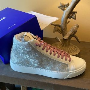 P448 Star high tops - new with box